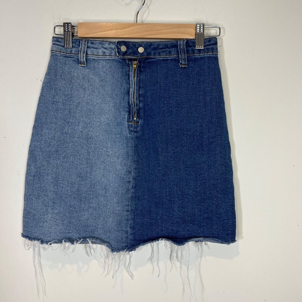 PAPAYA Jean Mini Skirt S Two Toned High Rise Blue Raw Hem‎ Denim Size Small
